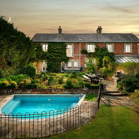 Вилла Downwood Vineyard Manor In Idyllic Countryside Бландфорд-Форум Экстерьер фото