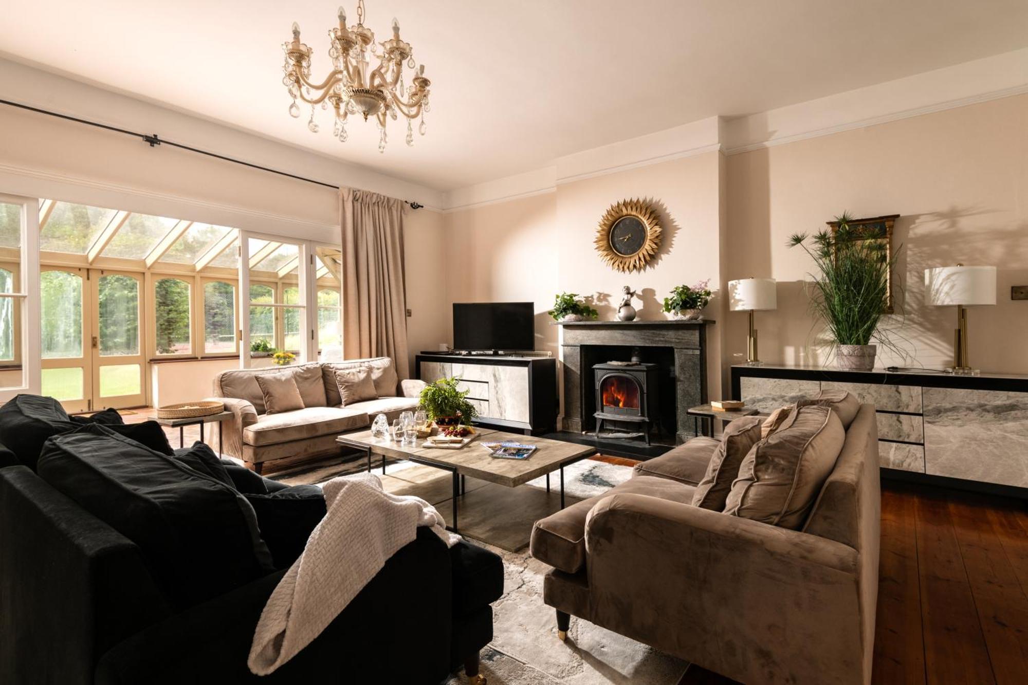 Вилла Downwood Vineyard Manor In Idyllic Countryside Бландфорд-Форум Экстерьер фото