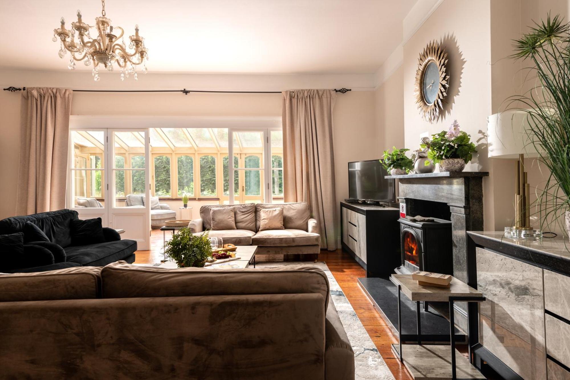 Вилла Downwood Vineyard Manor In Idyllic Countryside Бландфорд-Форум Экстерьер фото