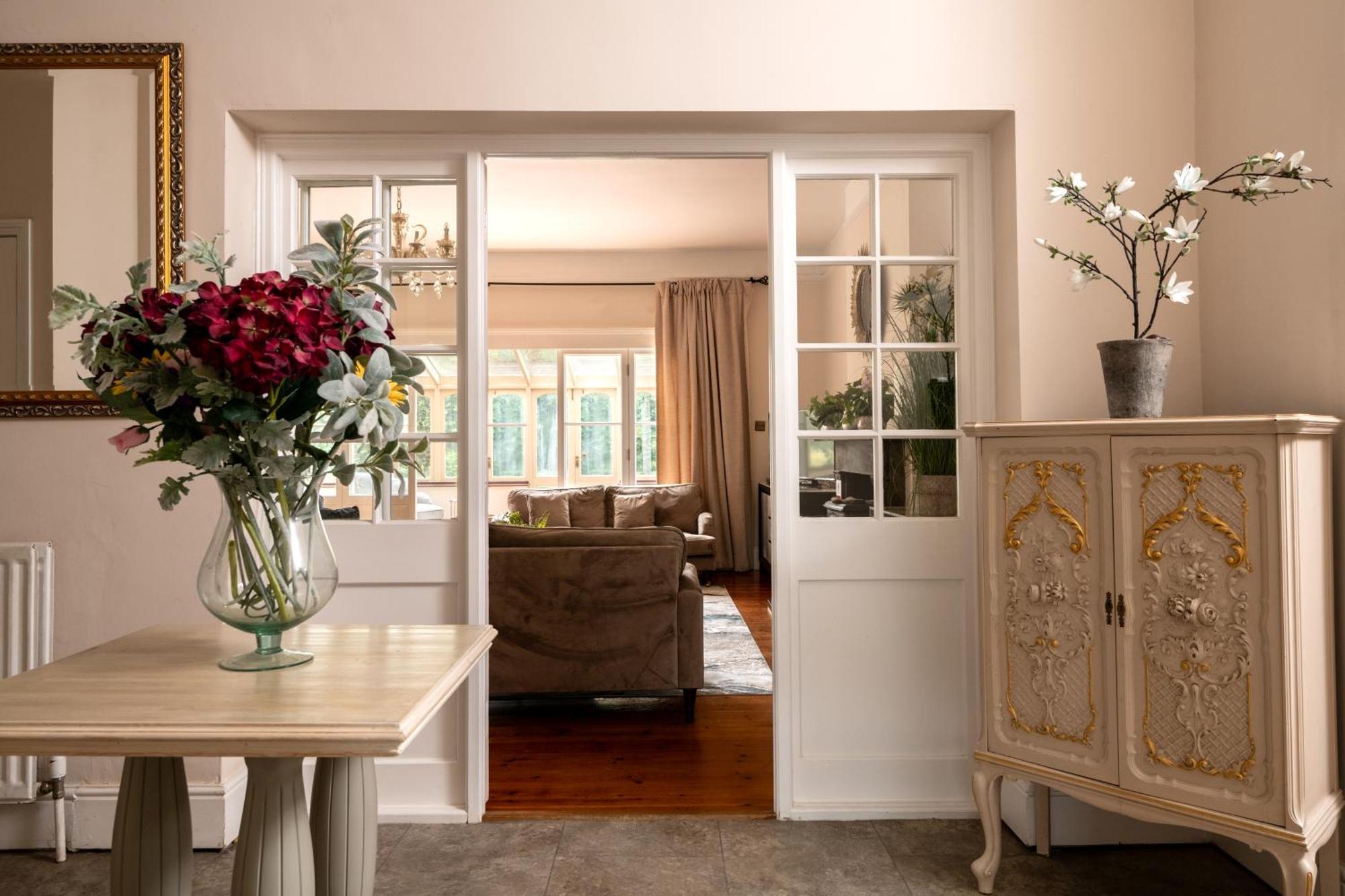 Вилла Downwood Vineyard Manor In Idyllic Countryside Бландфорд-Форум Экстерьер фото