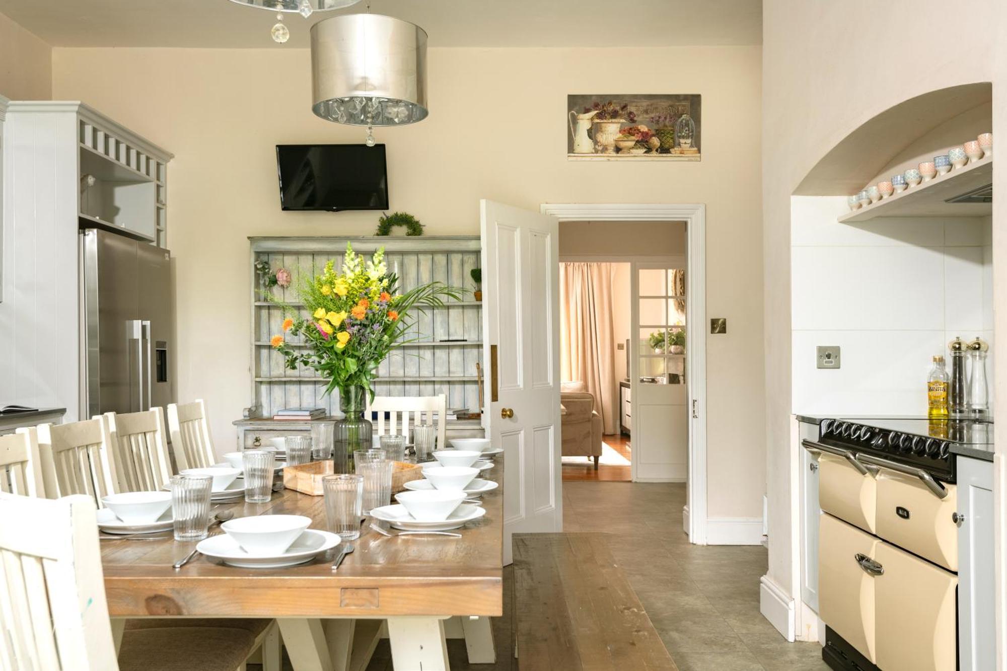 Вилла Downwood Vineyard Manor In Idyllic Countryside Бландфорд-Форум Экстерьер фото