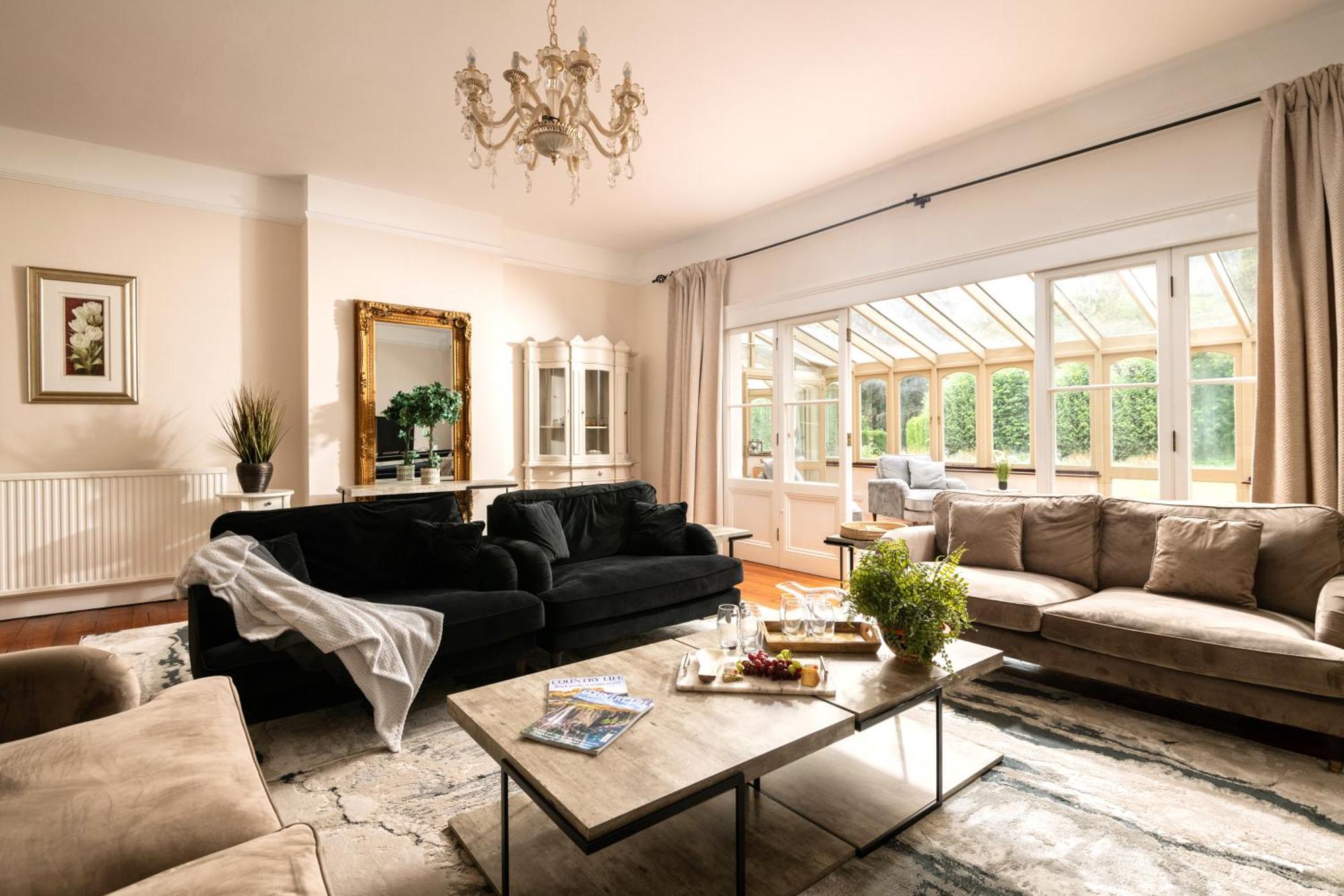 Вилла Downwood Vineyard Manor In Idyllic Countryside Бландфорд-Форум Экстерьер фото