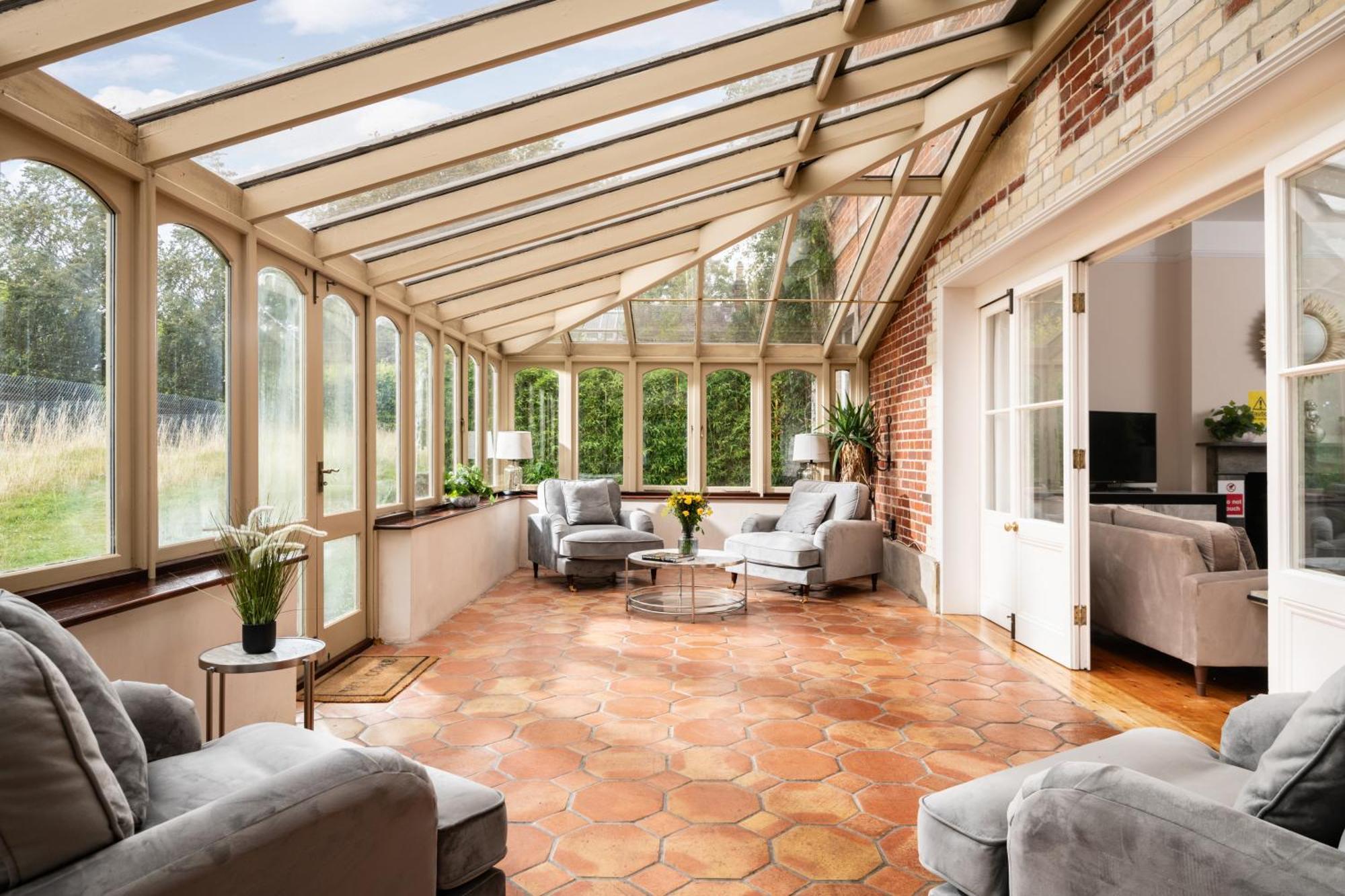 Вилла Downwood Vineyard Manor In Idyllic Countryside Бландфорд-Форум Экстерьер фото